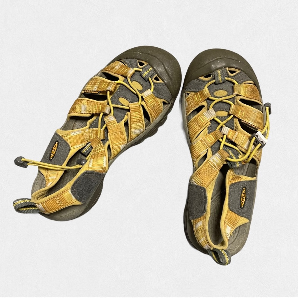 Keen Newport H2 in lovely yellow!